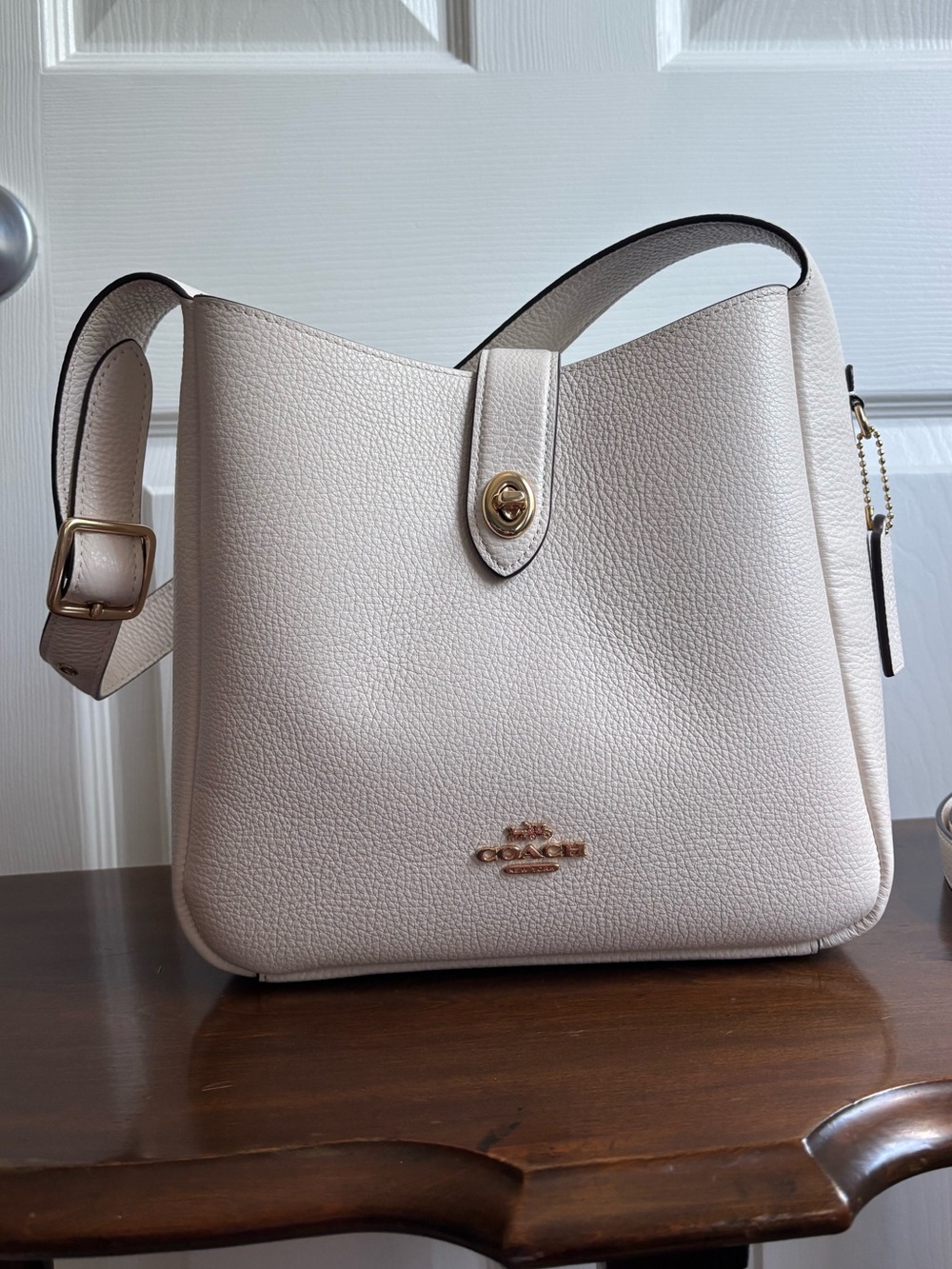 Like New!!  Coach Cream Pebbled Leather Hadley Crossbody Bag with Gold Hardware